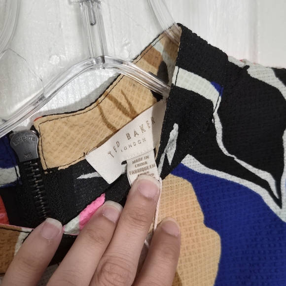 NWT Ted Baker Harpia Vibrant Floral Puffy Sleeve Black Pink Blue Blouse | Size 4 - Picture 3 of 14